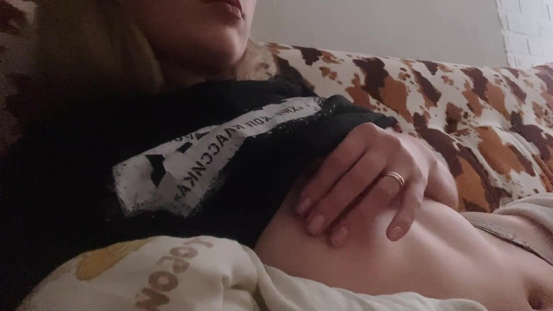 Rita_Solo: I Got Into My Girlfriend's Phone and Saw Her Caressing...