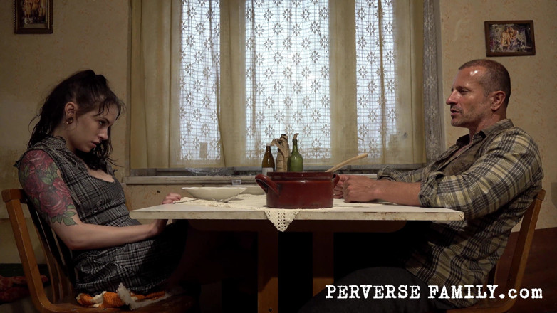 Perverse Family: Perverse 23 (season 2): Charlie's Girl