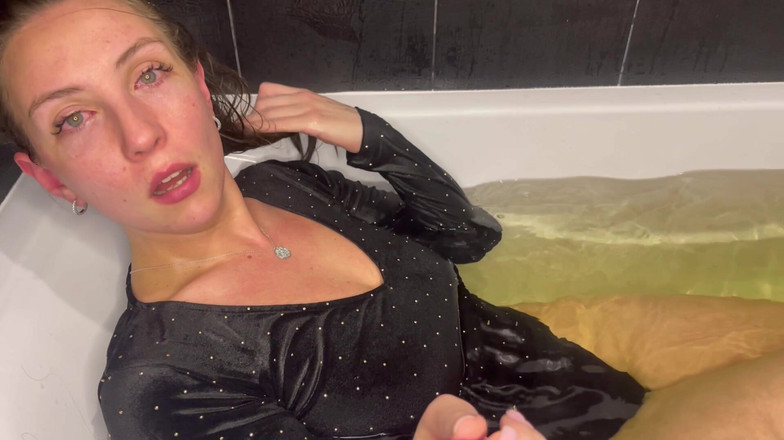 Hottie goddess: Eindeloze niezen fit in bewolkte rooknevel