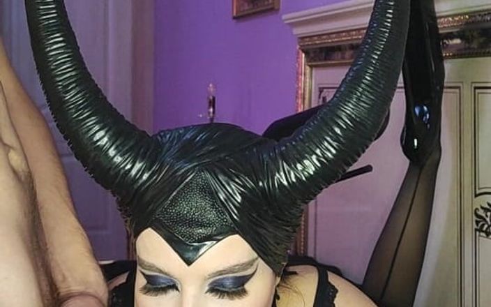 Princess18_: Succubus ignora totalmente il grosso cazzo