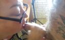 Sweet July: Une salope à lunettes se fait remplir la bouche de sperme