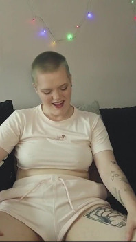 Zkušenost mimo tělo: Bývalý přítel má moje tělo! - Ezra Faith buzzcut sub