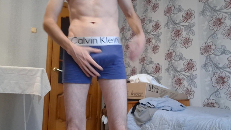 AlexRusFun: Худой мужик показывает свой хуй и очко