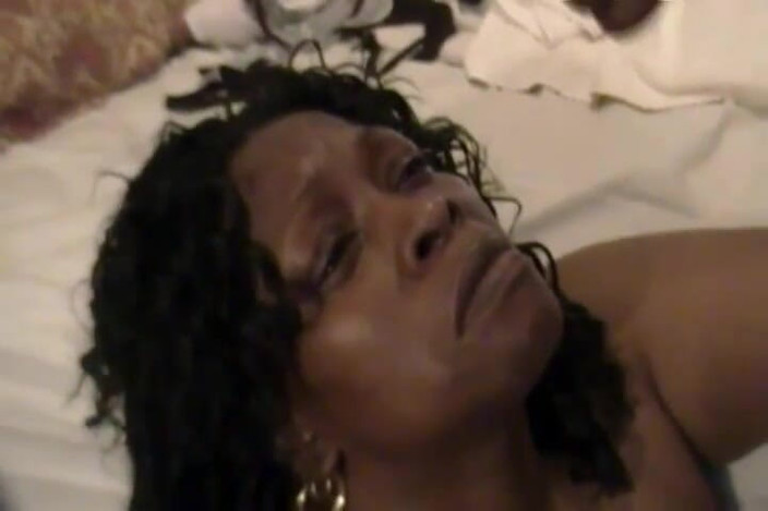 Da Sex Addicts: La nonna nera lo succhia