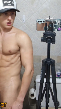 Flexing My Muscles and Cumming!