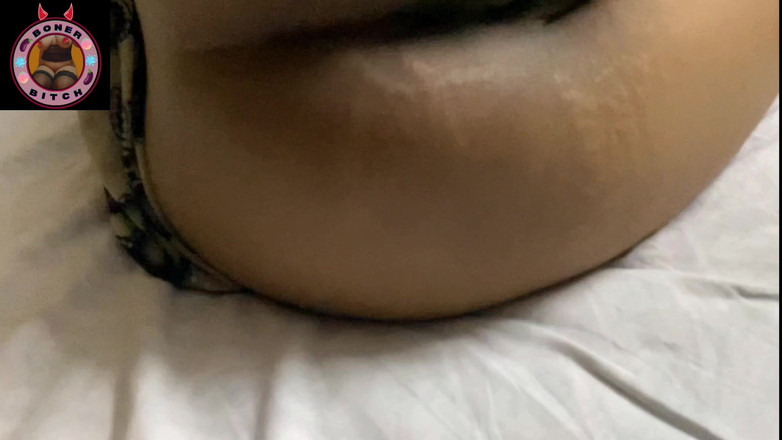 Boner bitch: 继兄离开后，嫂子的阴户被摩擦和摩擦