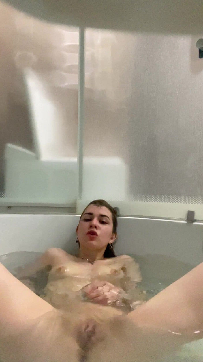 Misty Phoenix: Berseronok di bawah air