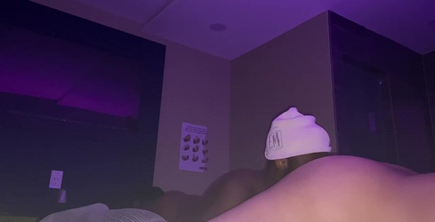 Candy Licker: Comiendo el culo de una fan gordita