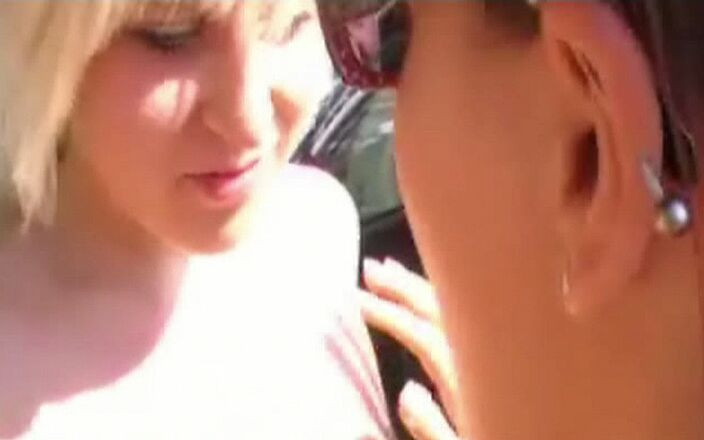 Master of porn: Kızıl saçlı ve bloni ile üçlü seks