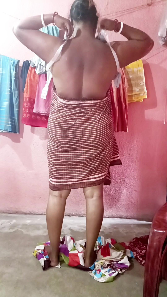 Pakhi0705: Compiti quotidiani in cucina sfw