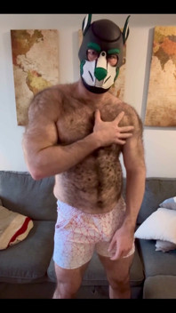 Some Dumb Puppy Pec Side Is Injured so Can’t Lift Heavy for Tricep or Chest