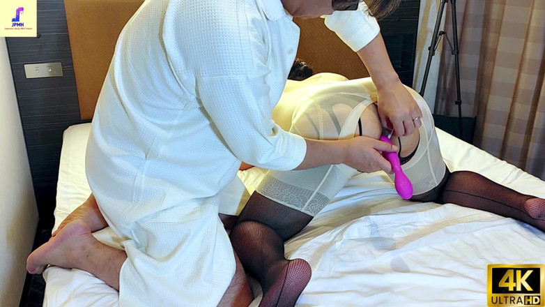 tom900: Plump Mature Woman Cums Hard During Doggy-style Anal Sex While...