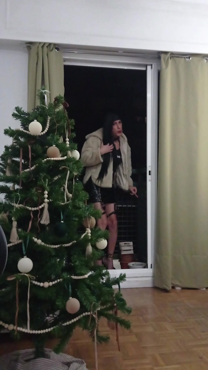 Penelopene27: Crossdresser exhibiționist