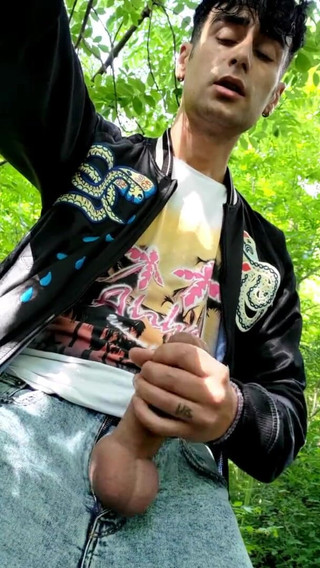 Idmir Sugary: Швидкий камшот в парку - член з джинсів