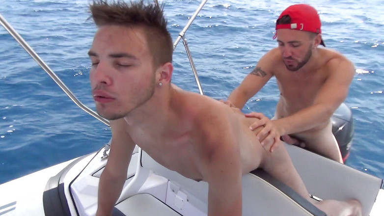 Ridley Dovarez | Gaysight: Intensivt bultande av en liten tight röv och skägglös av...