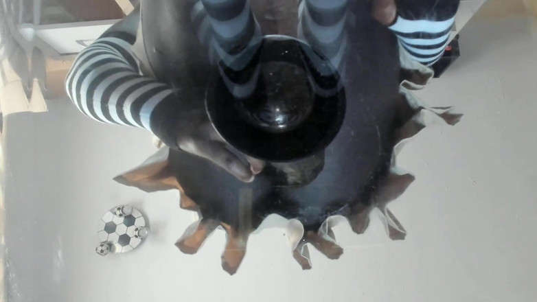 FataleFemboy: De jos sub