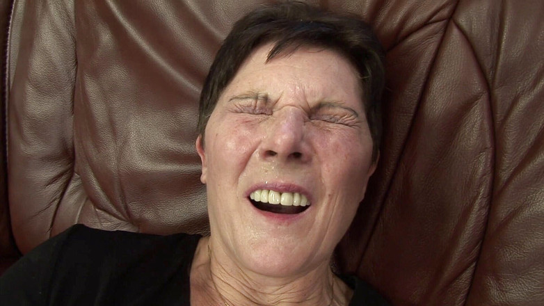 Private Lustpigs: 若い隣人はおばあちゃんをファック