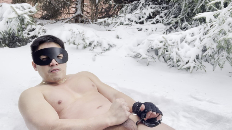 barenakedboy: Frozen Heat: Bugil di Salju Dengan Tubuh Aduhai