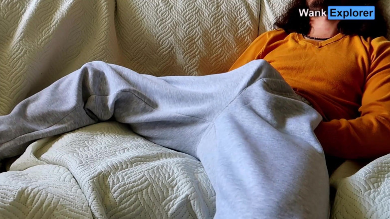 WankExplorer: Video bokep gadis kampus biliar dengan celana dalam seksi