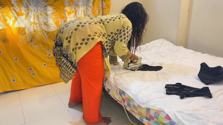 Aria Mia: Ma femme amène sa demi-sœur et quand je pénètre dans...