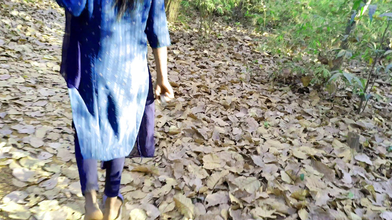 Ankush raj: 今日、私のステップが公園に呼ばれて、彼女を部屋に入れました