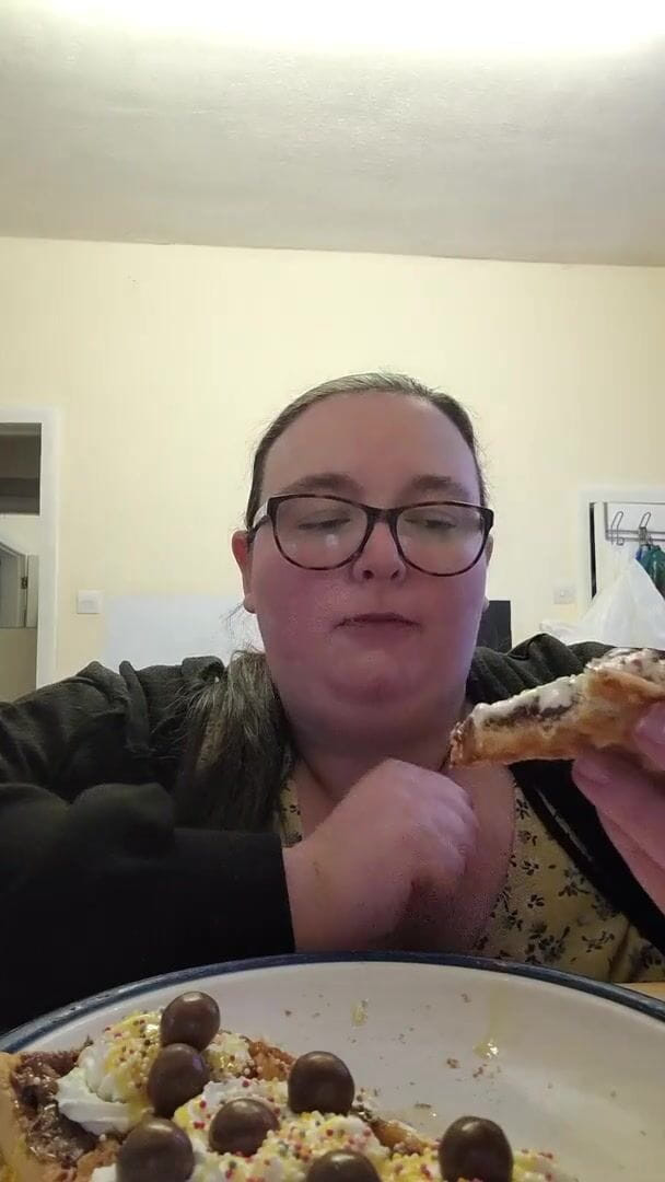 SSBBWLadyBrads: Mmmm今天我正在做华夫饼