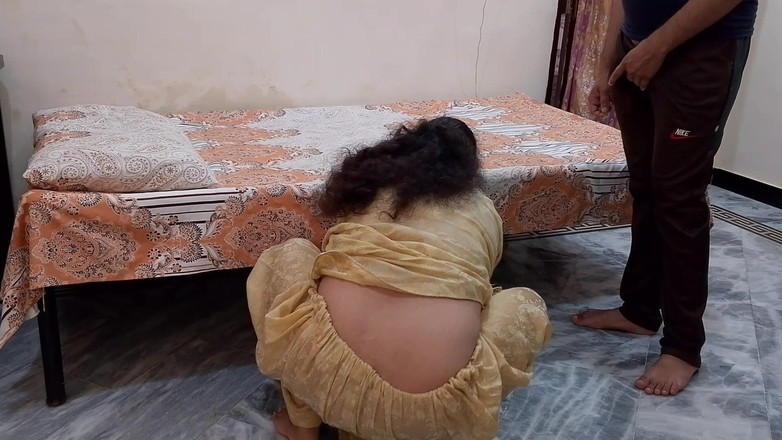 RedQueenRQ: Finalmente, tuve la oportunidad de follar a una criada solitaría...