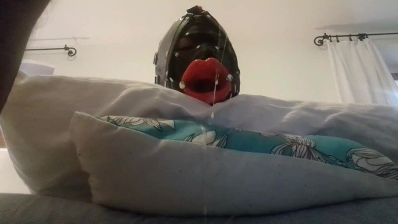 LauraOnHeels: MILF Ústa V Prdeli S Prstencovým Roubíkem