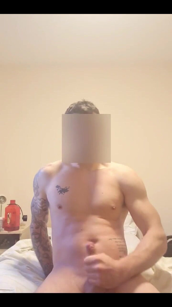 Englishtom20vip: Không thể đánh bại một wank buổi chiều thứ bảy táo...