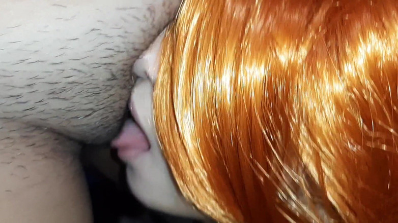 Lesbian-illusion: 큰 상자에 오르가즘을 느끼는 소녀를 주문한 친구들