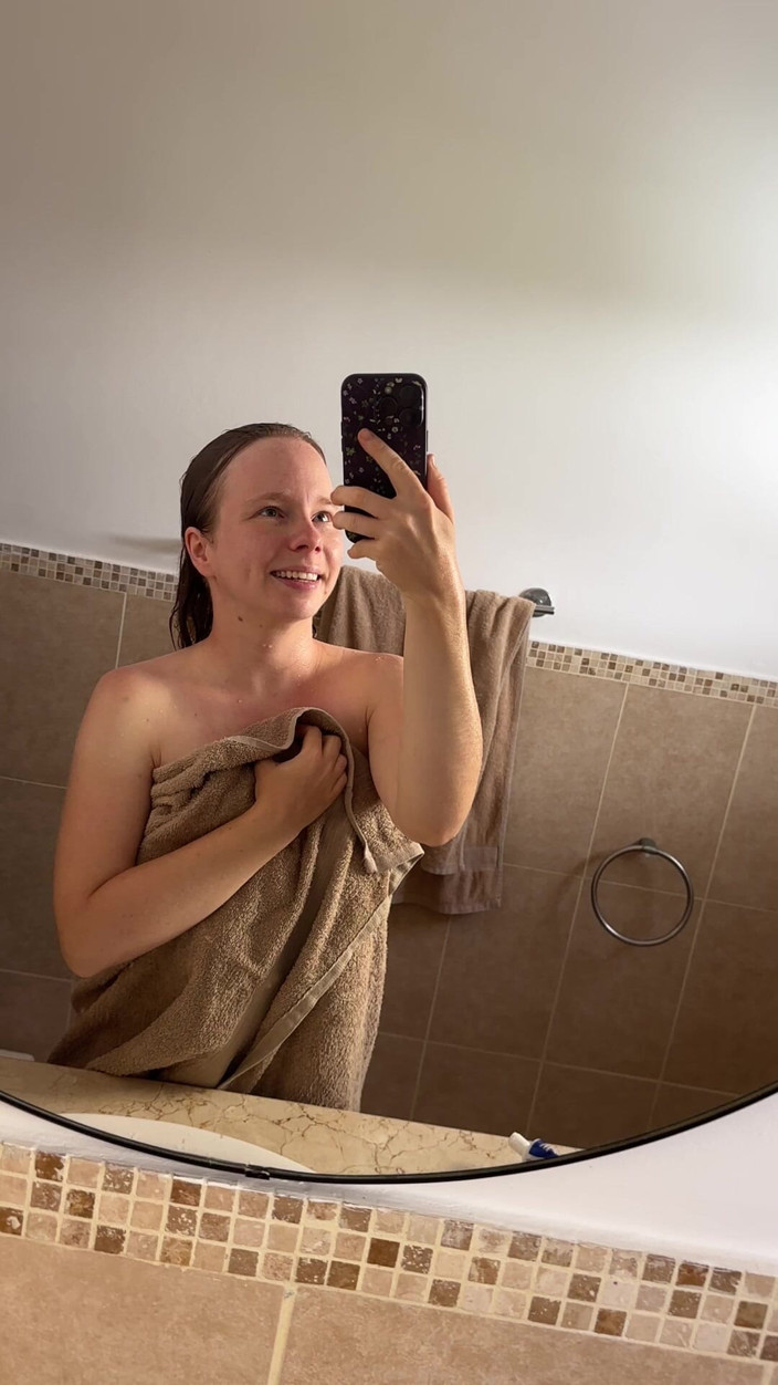SweetLucy96: Curvy Blonde Takes a Shower