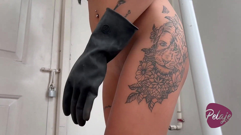 Pelaje mix: Pembantu kepergok masturbasi pakai kain sperma di depan tetangganya, dia...