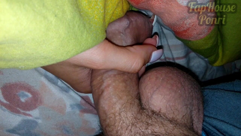 Milasha Ponri: Cummed in Stepsister's Palm