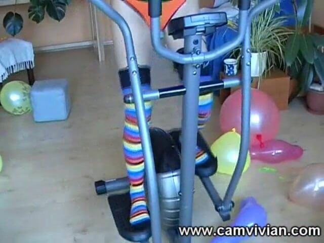 Camvivian: 풍선과 무게와 섹시한 게임