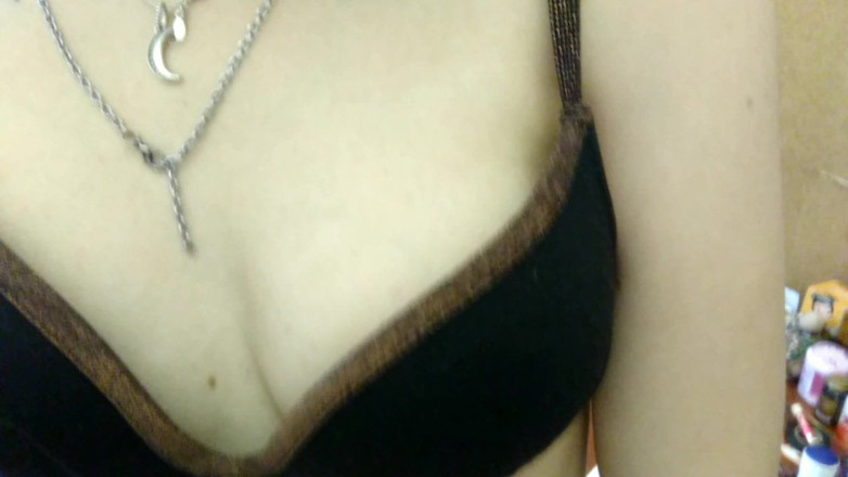 Barbie_princesslike: 温柔的家可爱脱衣舞特写