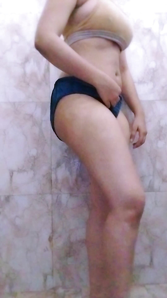 Riyathakur: Une étudiante sexy de Jp, nouvelle vidéo