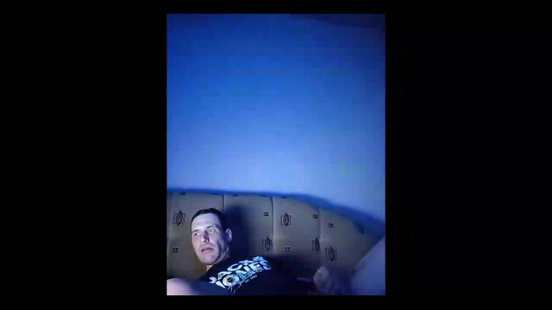 Darkade: Masturbuje živě