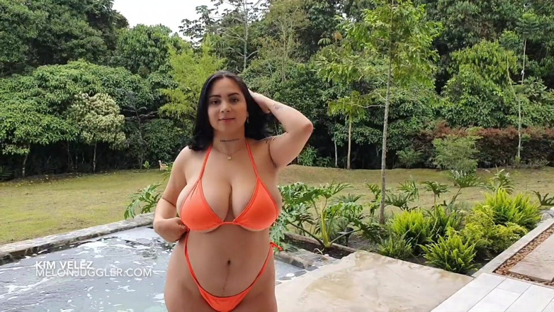Melon Juggler: นมใหญ่ในบิกินี่ Kim Velez