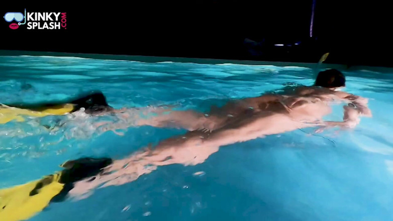 UKCuteGirl Lucy Lauren: Naakte snorkelnachtslet onderwaterspel