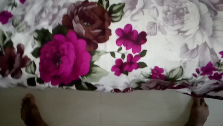 Immfuck: Spogliarello indiano fatto in casa full HD