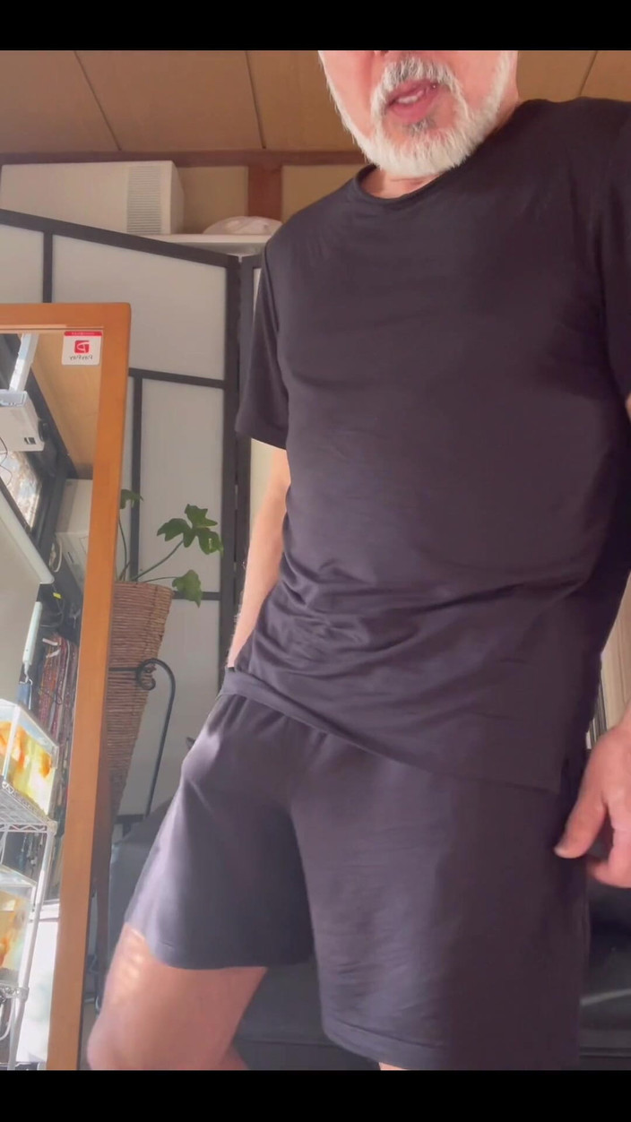 Japanese daddy: 新睡衣。