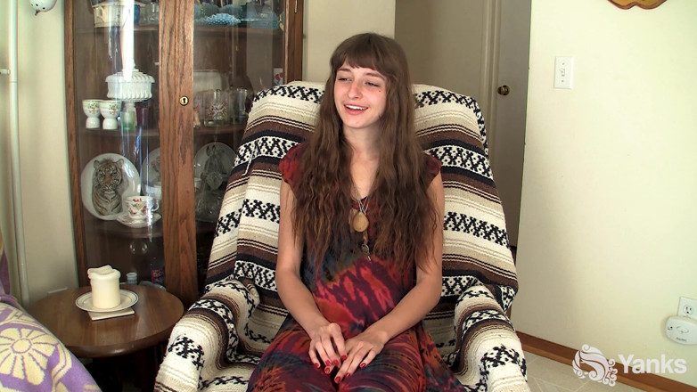 Yanks: Willow Enjoys Her Bushy Muff - Full 4K Remaster