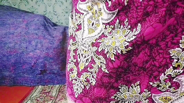 Kitty_Cross: レディーボーイは手なしでジャークし、大きな精液ロードストリーム