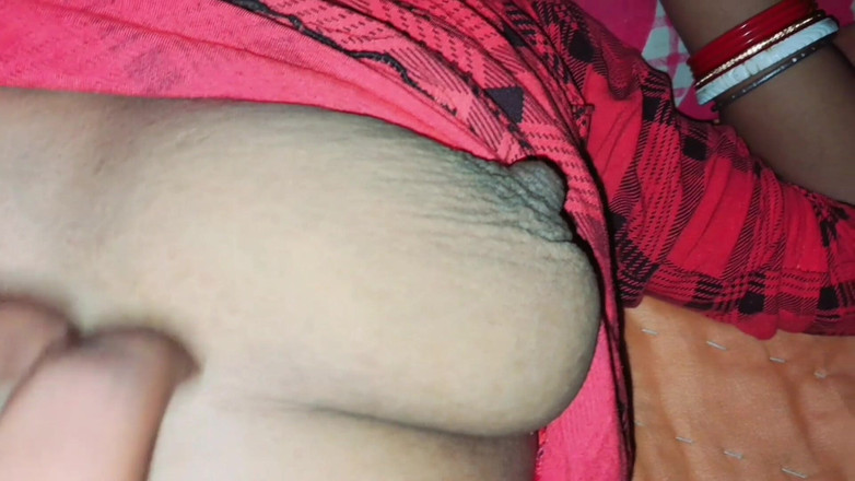 Trilokinath: Я позволила моей мачехе трахнуть меня в прачечной моего дома