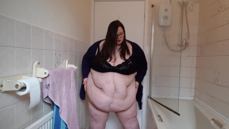 SSBBWLadyBrads: Out of breathe SSBBW belly jiggle wiggle