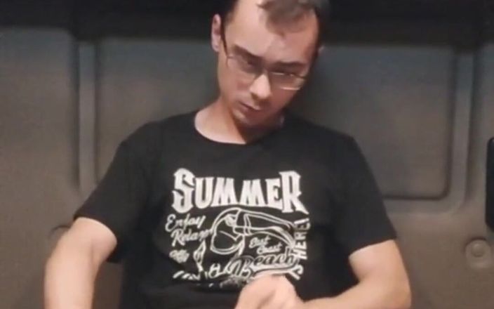 The college boy: Amatorski chłopak masturbuje się