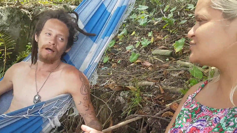 Paty Bumbum: 仙女在卖家的鸡巴上射精，Rippi