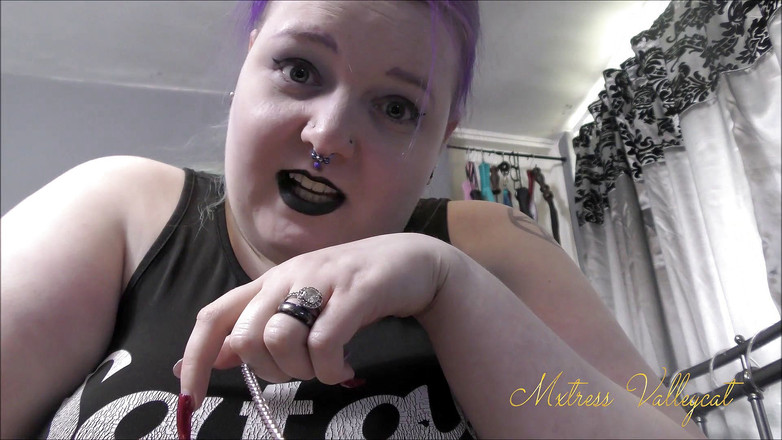 Mxtress Valleycat: 너의 깔끔하고 섹시한 고스 구울프렌드에게 목줄을 묶어