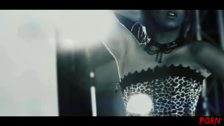 SaintPorn: Lesbische Amabella Wird Von Einer Älteren Frau Alma Blue Zum Leben...