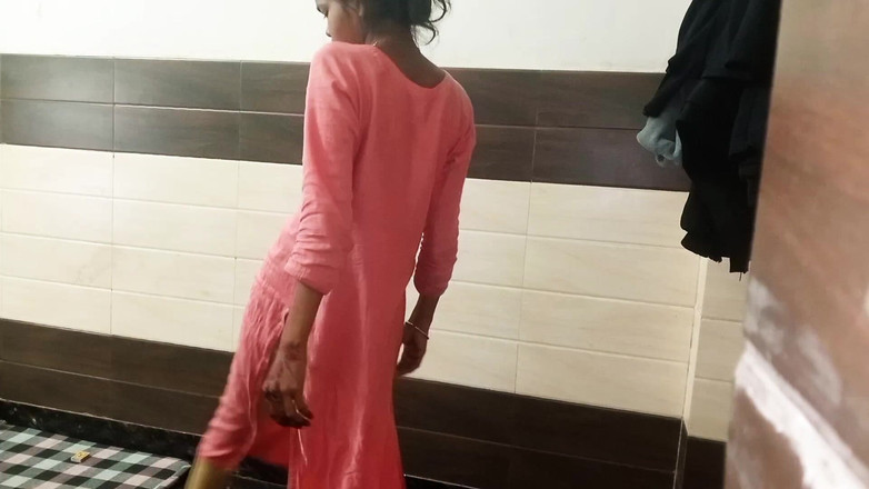 Shivanibaby: In cambio di ottenere lavoro da cognato in azienda, la...